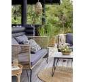 Table basse de jardin Mundo 55 x 55 cm en béton fibré gris et métal noir Bloomingville