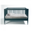 Lit bébé évolutif Gustavienne avec matelas - Vert profond